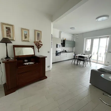 Incantevole Nel Centro Di Varazze