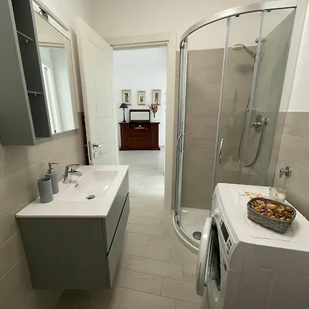 Incantevole Nel Centro Di * Varazze