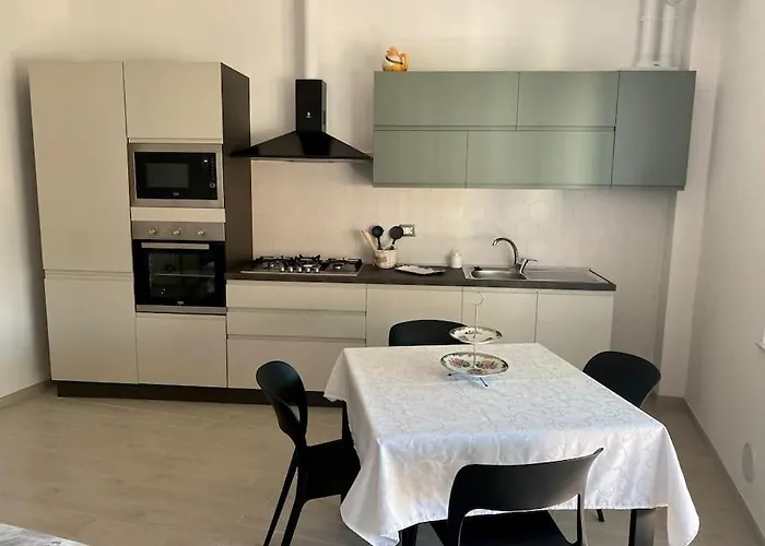 Incantevole Nel Centro Di 아파트